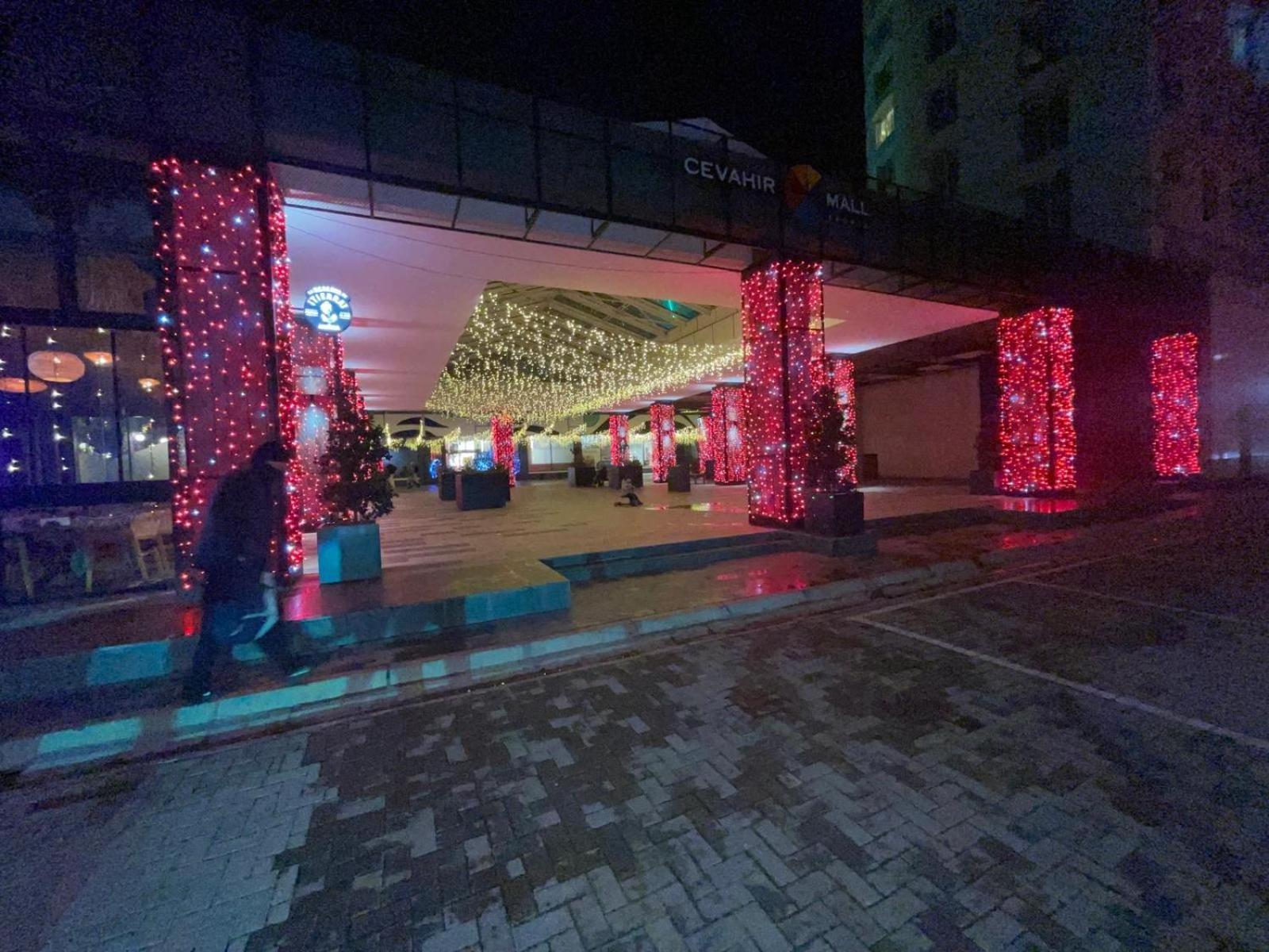 Sky Lux Point Apartment Skopje Bagian luar foto
