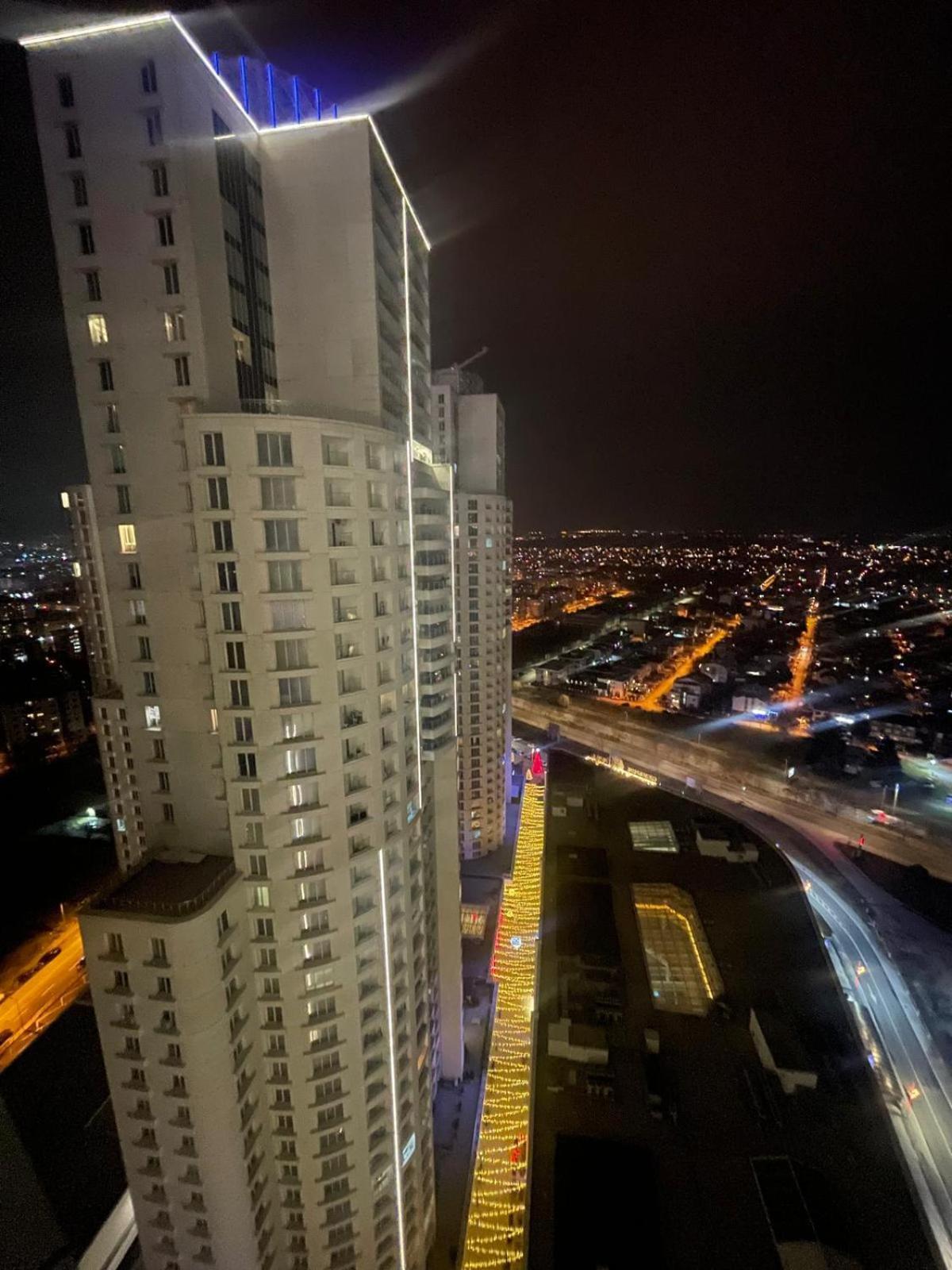 Sky Lux Point Apartment Skopje Bagian luar foto