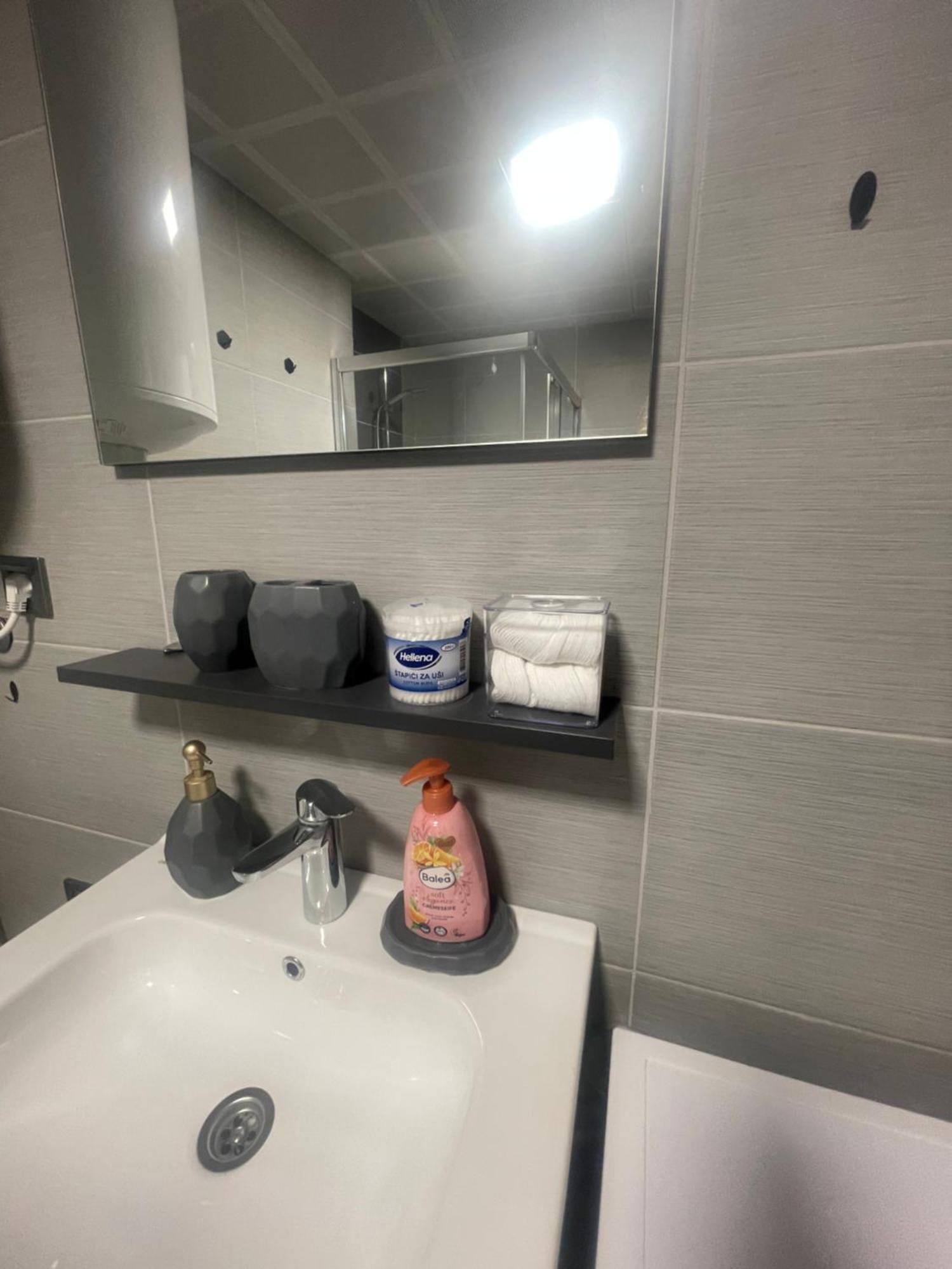 Sky Lux Point Apartment Skopje Bagian luar foto